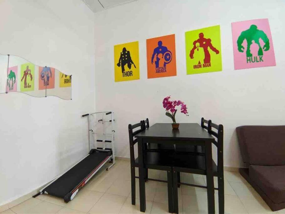 Homestay Delisha Parit Raja Uthm Exterior foto