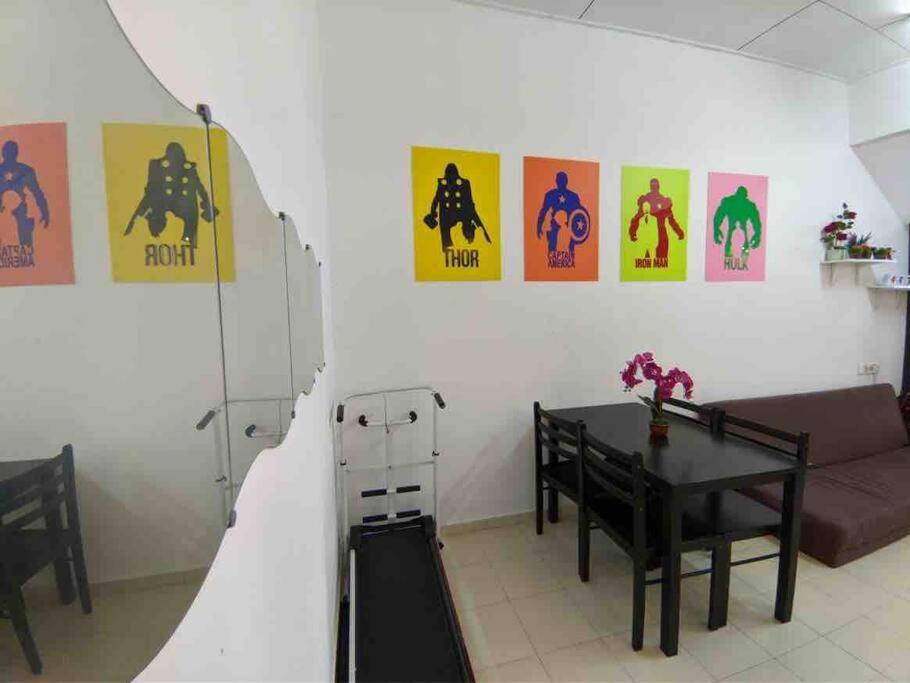 Homestay Delisha Parit Raja Uthm Exterior foto