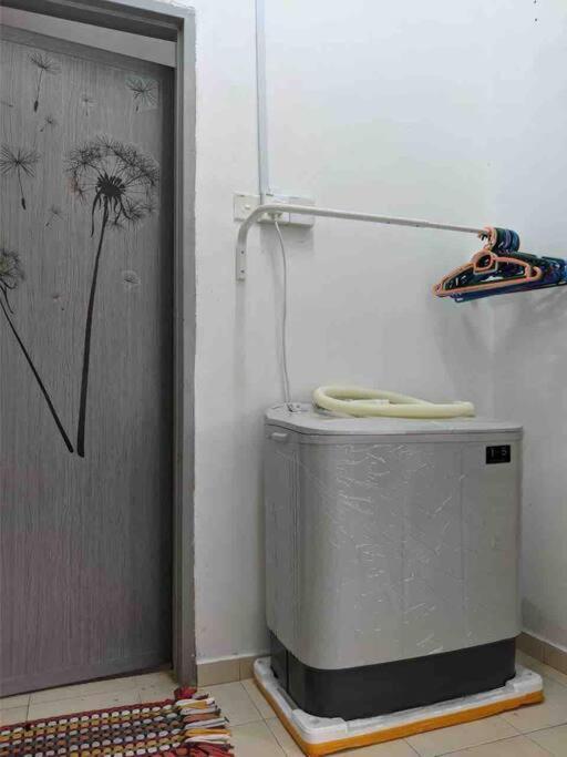 Homestay Delisha Parit Raja Uthm Exterior foto